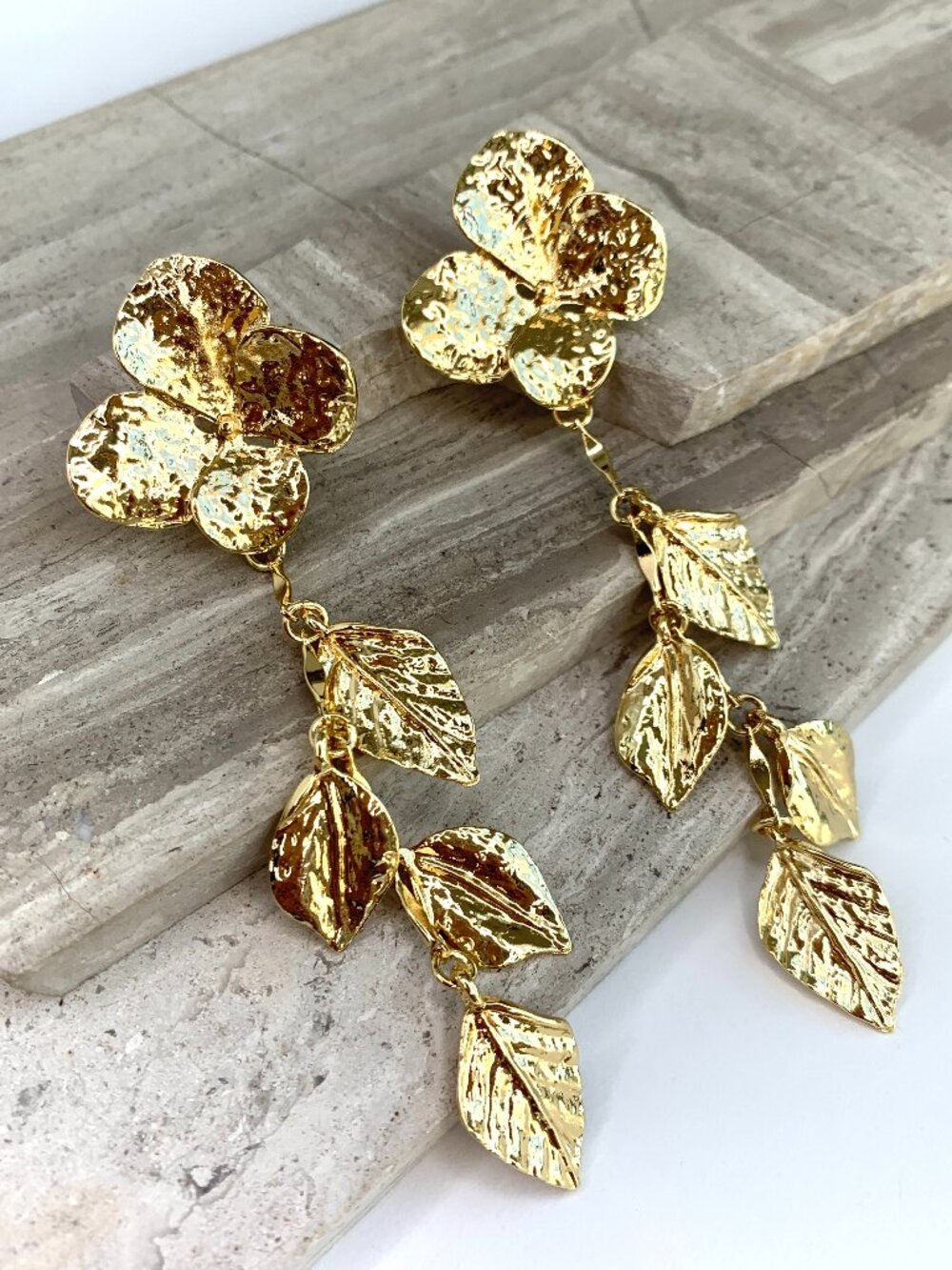 NEW~ Anthropologie Shashi "Louise" Hammered Flower Long Leaf Dangle Gold Earring